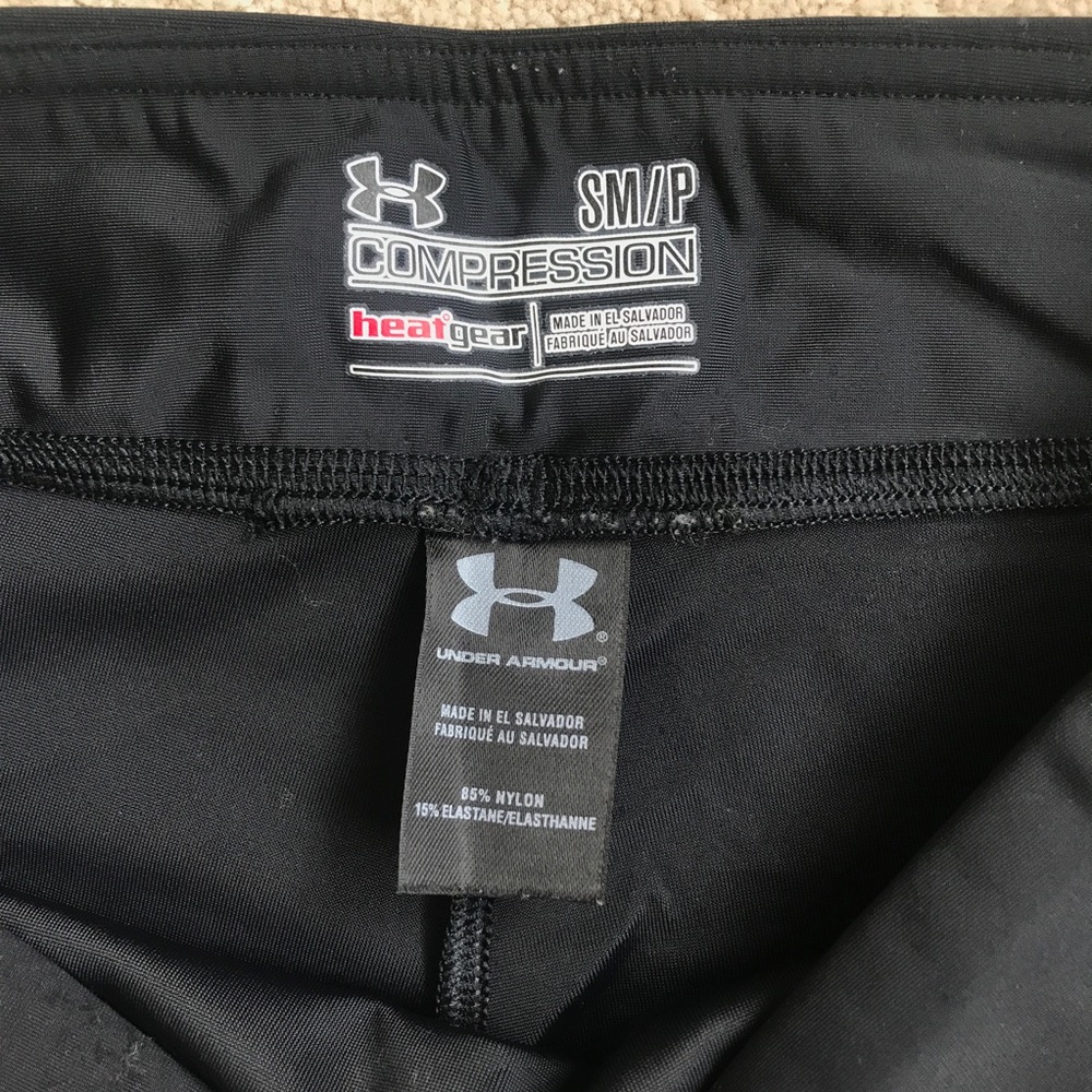 Under armor spandex - size small - Picture 2 of 4